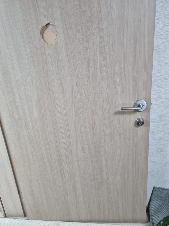 김포방문짝수리 시공 전 문짝 상태