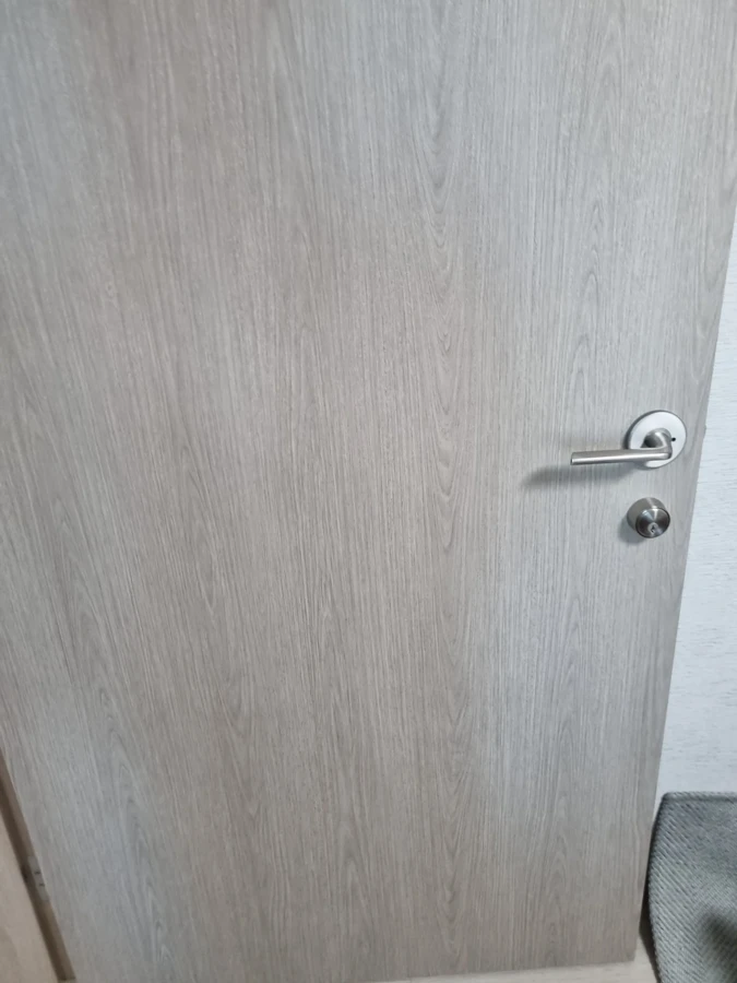 방문교체 방문짝수리 시공 사진 (방문뒤틀림수리 페이지 안내)